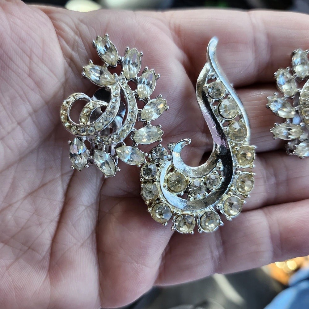 Vintage Swirl Rhinestone Brooch & Earring Demi Set clear silver tone *read - Picture 5 of 15
